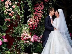 Kehamilan Supermodel Victoria Secret Istri Bos Teknologi