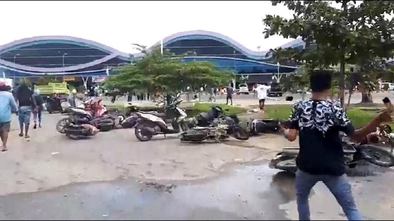 Manokwari-Sorong Kondusif Usai Rusuh, Aparat Gabungan Gelar Patroli Manokwari-Sorong Kondusif Usai Rusuh, Aparat Gabungan Gelar Patroli