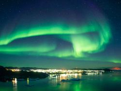 Pesona Greenland, Pulau yang Disinari Matahari 2 Bulan