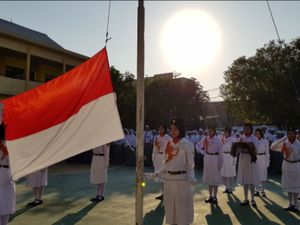 Upacara Kemerdekaan di Smadhani