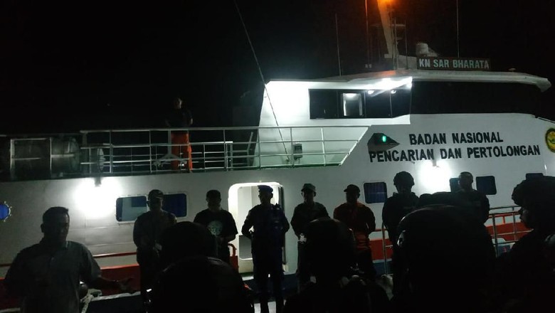 Korban Tewas 7 Orang, TNI AL Pastikan KM Mina Sejati Bukan Dibajak Korban Tewas 7 Orang, TNI AL Pastikan KM Mina Sejati Bukan Dibajak