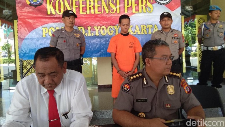 Sakit Hati Tak Direstui, Mahasiswa PTN di Yogya Sebar Foto Porno Pacar Sakit Hati Tak Direstui, Mahasiswa PTN di Yogya Sebar Foto Porno Pacar