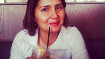 Rincon memiliki gaya hidup yang sehat. Untuk sarapan paginya, jika ada waktu ia akan membuat minuman protein shake yang dicampur dengan selai kacang, susu almond, pisang dan kangkung. Tak lupa juga ia memmbawa air kopi. (Foto: Instagram)