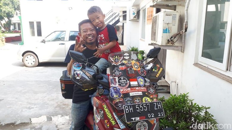 Demi Undangan Haji untuk Ibu, Lilik Rela Naik Motor dari Jambi ke Saudi Demi Undangan Haji untuk Ibu, Lilik Rela Naik Motor dari Jambi ke Saudi