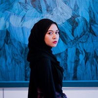 Apa beda kapal terbang yang terbang ke Jepang dengan cikgu? Kapal terbang terbang di Jepang, cikgu terbang ke hati saya, bunyi salah satu surat yang dibagikan Zulaikha di Twitter. Foto: Instagram @zulayqhakifle