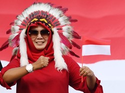 Fans Timnas Indonesia terus memberikan dukungan kepada Supriadi dkk.