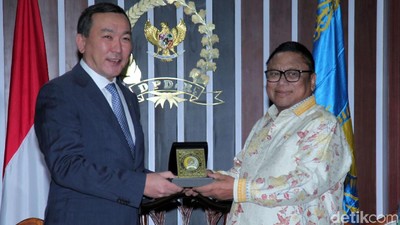 OSO Bertemu Dubes Kazakhstan