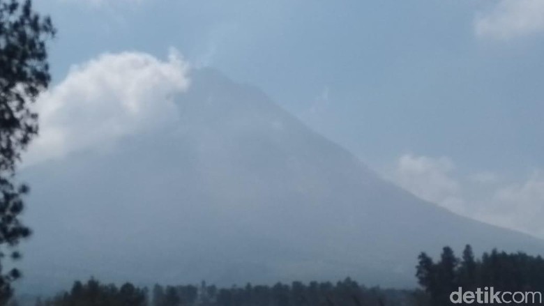 Gunung Merapi Embuskan Awan Panas Letusan Sore Ini Gunung Merapi Embuskan Awan Panas Letusan Sore Ini