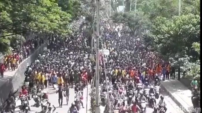 Foto: Massa longmarch di Jayapura (Wilpret-detik) Foto: Massa longmarch di Jayapura (Wilpret-detik)