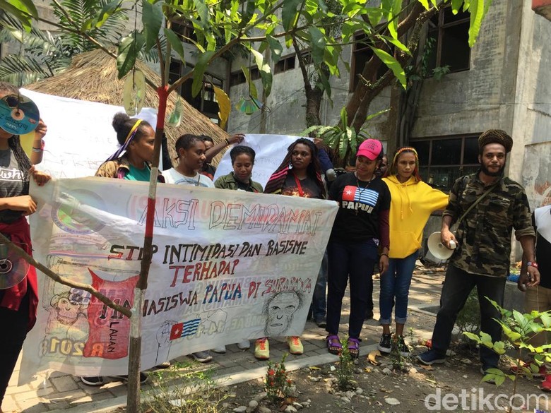 Mahasiswa Papua di USU Ikut Gelar Aksi, Bawa Lambang Bintang Kejora Mahasiswa Papua di USU Ikut Gelar Aksi, Bawa Lambang Bintang Kejora