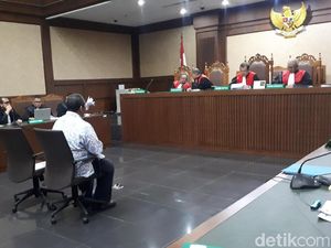 Jaksa KPK Tanya soal Sadapan ke Ahli, Pengacara Sofyan Basir Protes