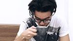 Seru! Ini Gaya Bryan Domani Makan Pizza Sampai Ayam Pop
