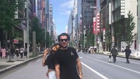 Adinda juga pernah liburan ke Tokyo, Jepang (adindabakrie/Instagram)  