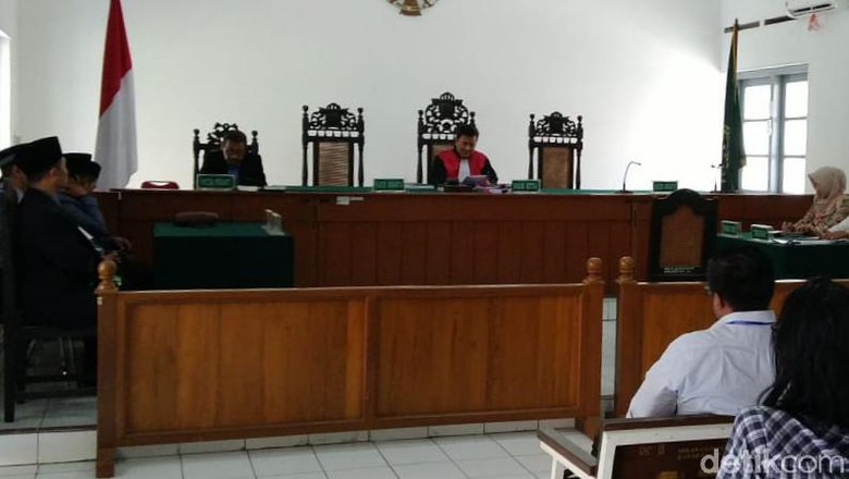 Hakim Tolak Praperadilan Kasus Tabrak Lari Overpass Manahan Solo Hakim Tolak Praperadilan Kasus Tabrak Lari Overpass Manahan Solo