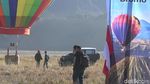 Foto: Terbang Naik Balon Udara di Bromo