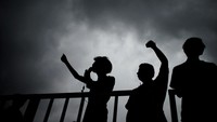 Ribuan warga turun ke jalan dan memenuhi kawasan Victoria Park untuk menyuarakan aspirasi dan tuntutan mereka. Aly Song/Reuters.