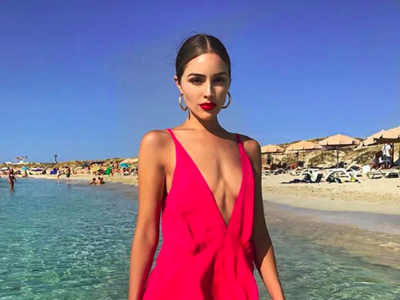 Olivia Culpo pemotretan dengan bikini di Bali. Foto: (oliviaculpo/Instagram) Olivia Culpo pemotretan dengan bikini di Bali. Foto: (oliviaculpo/Instagram)