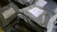 Barang yang telah dibungkus siap untuk dikirim.