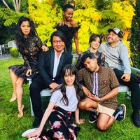 Adinda mengaku mendapatkan pengalaman tak terlupakan saat tampil di majalah Harpers Bazaar Amerika bersama dua wanita populer lainnya yang juga dijuluki Crazy Rich Angelenos. Dua wanita itu adalah entreprenuer asal Afrika, Huddah Monroe, dan aktris Latin, Mireya Rios. Foto: Instagram @adindabakrie