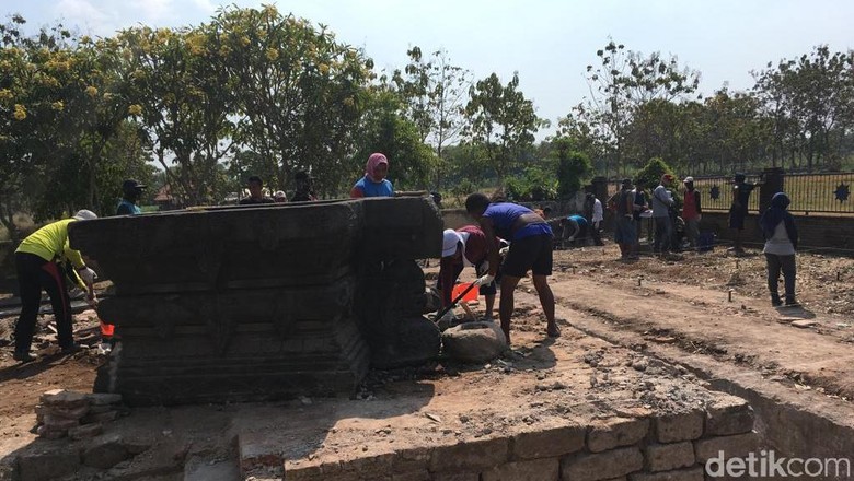 Struktur Mirip Candi Ditemukan Terpendam di Petilasan Tribhuwana Tunggadewi Struktur Mirip Candi Ditemukan Terpendam di Petilasan Tribhuwana Tunggadewi