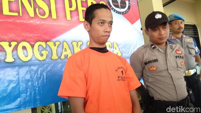 Mahasiswa PTN di Yogya Ini Juga Kirim Video Porno ke Ortu Pacar Mahasiswa PTN di Yogya Ini Juga Kirim Video Porno ke Ortu Pacar
