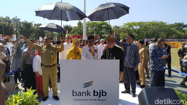 Peringati HUT Jabar, Ridwan Kamil Pamer Satu Tahun Kepemimpinannya Peringati HUT Jabar, Ridwan Kamil Pamer Satu Tahun Kepemimpinannya