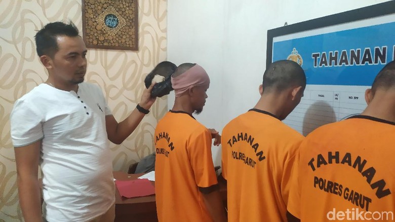 Nyambi Bisnis Ganja, Tukang Bubur di Garut Diciduk Polisi Nyambi Bisnis Ganja, Tukang Bubur di Garut Diciduk Polisi