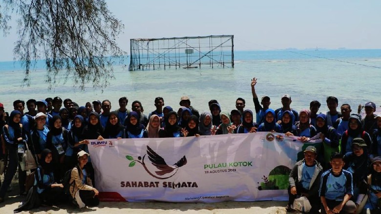 Pertamina Ajak Milenial Lindungi Elang Bondol di Pulau Seribu Pertamina Ajak Milenial Lindungi Elang Bondol di Pulau Seribu