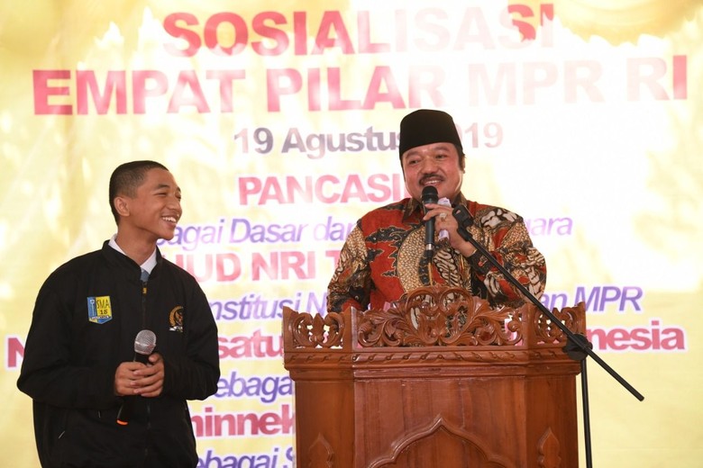 MPR Ajak Semua Kelompok Saling Menghormati MPR Ajak Semua Kelompok Saling Menghormati