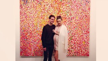 Evan baru berusia 29 tahun sedangkan Miranda Kerr 36 tahun. Perbedaan usia itu tidak masalah buat mereka dan terus terlihat mesra. Foto: Instagram