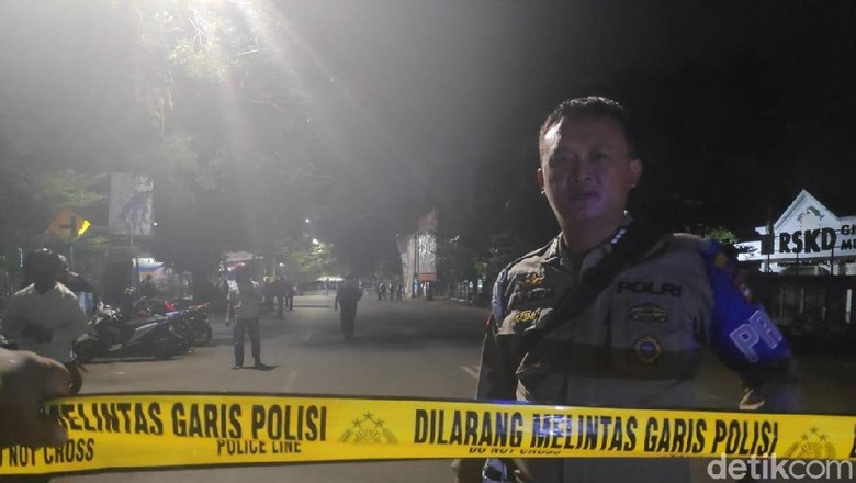Mahasiswa Papua Bentrok di Makassar, Jalanan Dijaga Ketat Polisi Mahasiswa Papua Bentrok di Makassar, Jalanan Dijaga Ketat Polisi