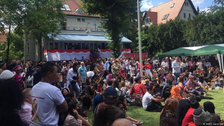 Ramai-ramai Merayakan Hari Kemerdekaan RI di Berlin Ramai-ramai Merayakan Hari Kemerdekaan RI di Berlin