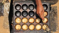 Menu sarapan sekaligus jajanan yang paling populer di pagi hari, ada mofo gasy. Tampilannya mirip seperti pancake hanya lebih kecil. Biasanya dimakan dengan sirup maple atau irisan buah. Foto: Istimewa
