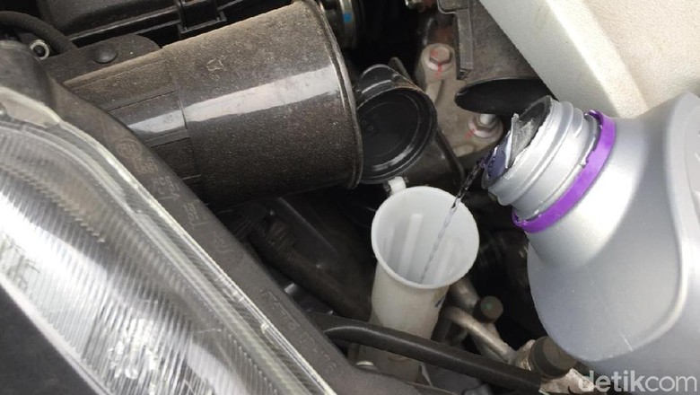 Wiper fluid Cairan pembersih wiper fluid