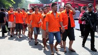 Para tersangka itu pun ditampilkan saat petugas kepolisian menggelar rilis terkait narkoba di Polda Metro Jaya, Jakarta, Senin (19/8/2019).