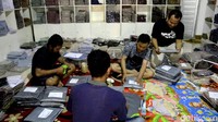 Warga Desa Sokasari, Kecamatan Karanganyar, Kabupaten Pekalongan itu mengatakan, saat lebaran kemarin, dirinya kebanjiran order. Bahkan rata-rata sehari dirinya mengirimkan antara 3.000 hingga 4.000 potong. 