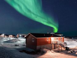Pesona Greenland, Pulau yang Disinari Matahari 2 Bulan