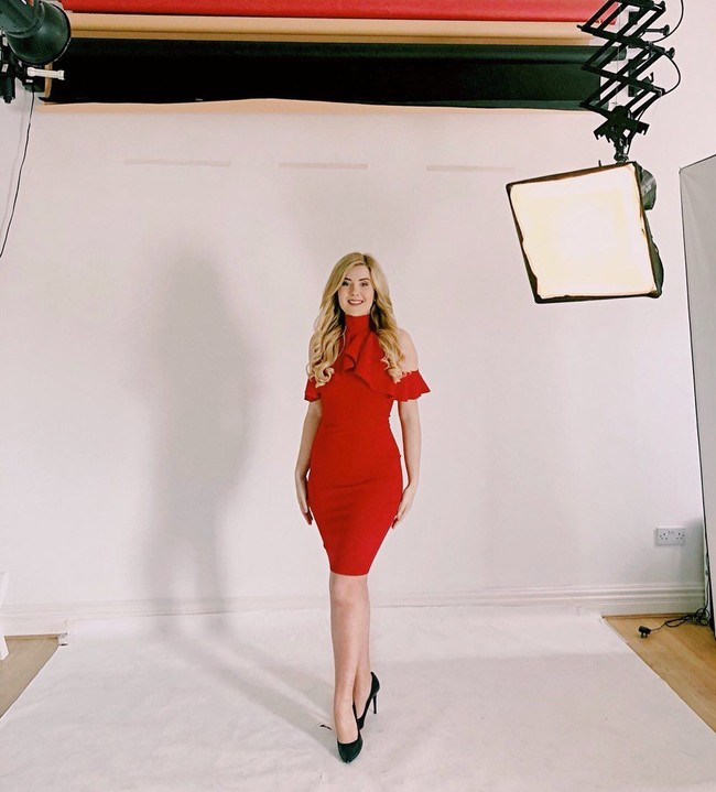 Selama sembilan tahun, Hannah menjalankan blog fashion dan mengembangan sebuah konsultasi marketing. Berkat pekerjaan tersebut, Hannah mendapatkan penghasilan hingga miliaran yang juga memungkinkannya keliling dunia. Foto: Instagram @hannahhawkshaw