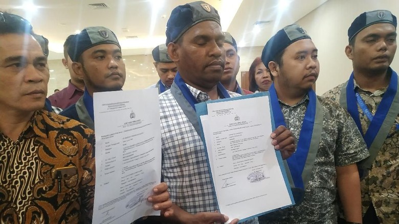Buntut Video soal Salib, GMKI Laporkan Ustaz Somad ke Bareskrim Buntut Video soal Salib, GMKI Laporkan Ustaz Somad ke Bareskrim