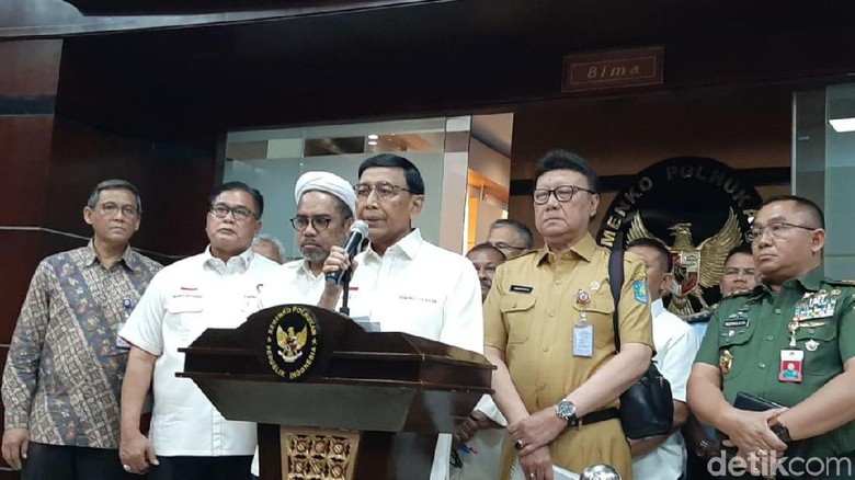 Sikapi Aksi di Papua-Papua Barat, Wiranto Apresiasi Khofifah-Lukas Enembe Sikapi Aksi di Papua-Papua Barat, Wiranto Apresiasi Khofifah-Lukas Enembe