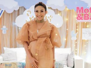 Selamat! Ayu Dewi Lahirkan Anak Ketiga Berjenis Kelamin Laki-laki