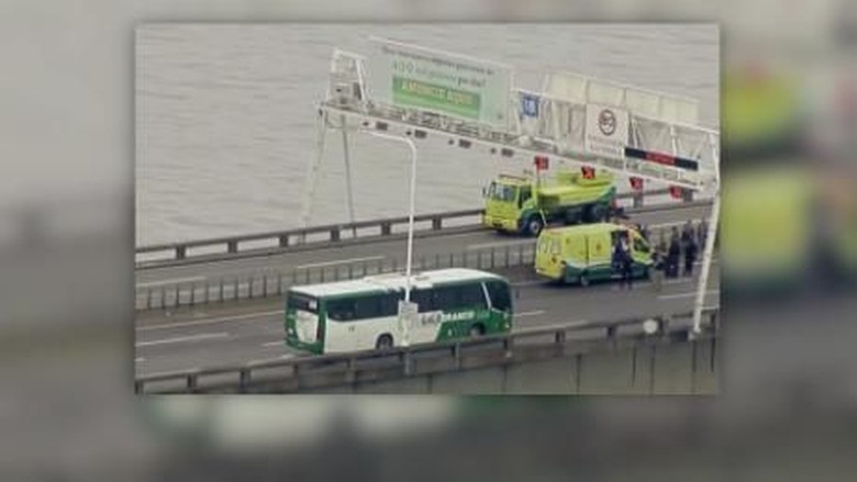 Pria Bersenjata Sandera 37 Penumpang Bus di Brasil Pria Bersenjata Sandera 37 Penumpang Bus di Brasil