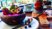  Buka sejak pagi, kafe ini populer sebagai tempat sarapan para wisatawan yang tengah berlibur ke pantai Bondi. Ditambah dengan hamparan laut biru, makan di sini jadi lebih seru. Foto: Instagram @speedoscafe/Istimewa