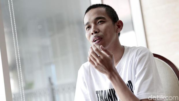 Dede Sunandar Masih Bisa Tertawa di Depan Kamera Meski Terluka
