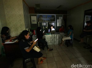 Listrik Padam Gara-gara Banjir Sisa 177 Pelanggan