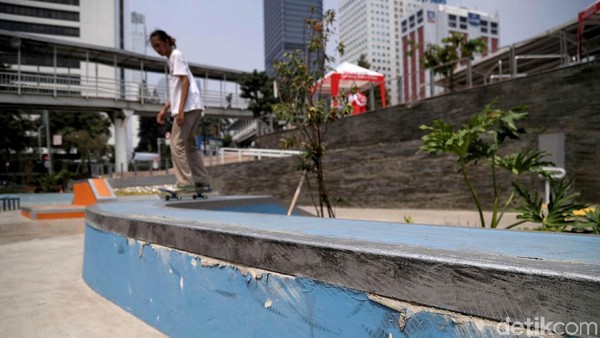 Miris, Belum Lama Diresmikan Skate Park di Dukuh Atas Rusak