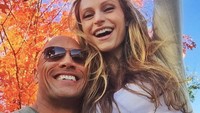 Lauren dan The Rock memiliki dua buah hati yakni Jasmine dan Tiana Gia. Dok. Instagram/laurenhashianofficial
