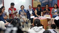 Sekjen Aliansi Masyarakat Adat Nusantara (AMAN) Rukka Sombolinggi, Sekertaris Nasional Perempuan Mahardika Mutiara Ika, Direktur Eksekutif Walhi Khalisah Halid, Koordinator Kontras Yati Andriyani dan Ketua Solidaritas Perempuan Dinda N Yura memberikan keterangan pers di Kantor Kontras, Jakarta, Selasa (20/8/2019).