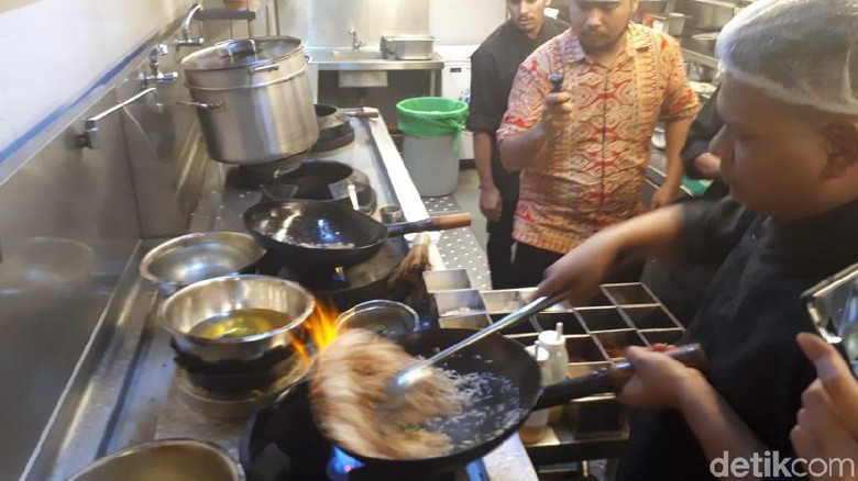 Bertemu Nasi Goreng Hingga Pepes Tahu di Restoran India Bertemu Nasi Goreng Hingga Pepes Tahu di Restoran India