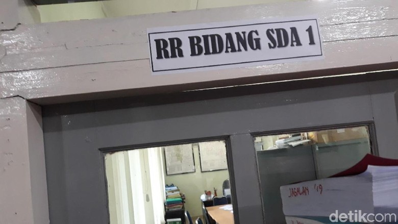KPK Segel Laci Meja di Salah Satu Ruang di Balai Kota Yogya KPK Segel Laci Meja di Salah Satu Ruang di Balai Kota Yogya
